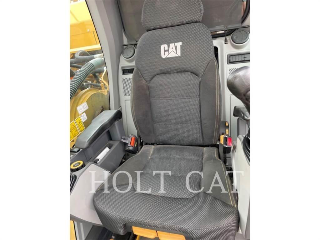 CAT 352 11 TC Roomikekskavaatorid
