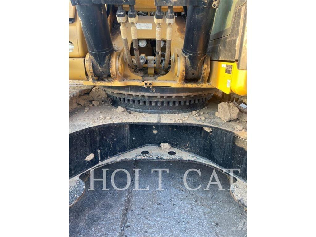 CAT 352 11 TC Roomikekskavaatorid
