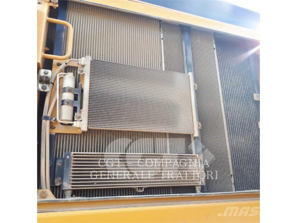 CAT 352F Roomikekskavaatorid