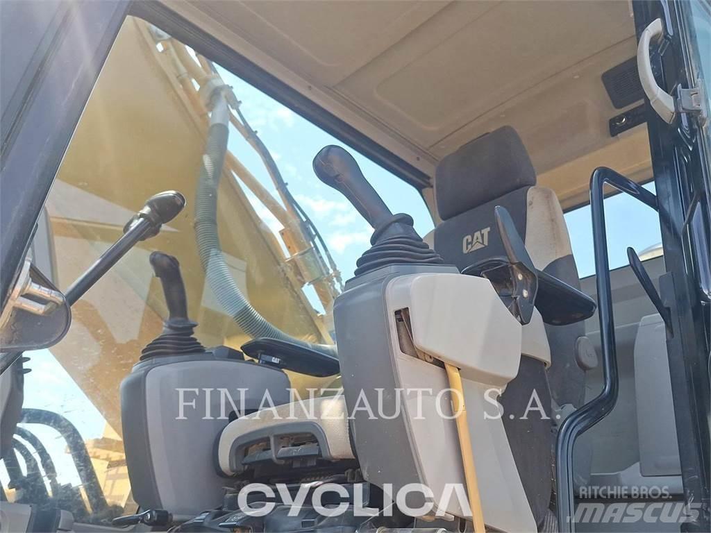 CAT 352FL Roomikekskavaatorid