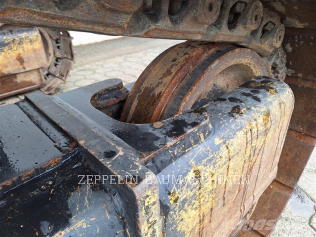 CAT 352FL Roomikekskavaatorid