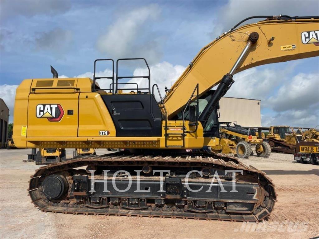 CAT 374 Roomikekskavaatorid