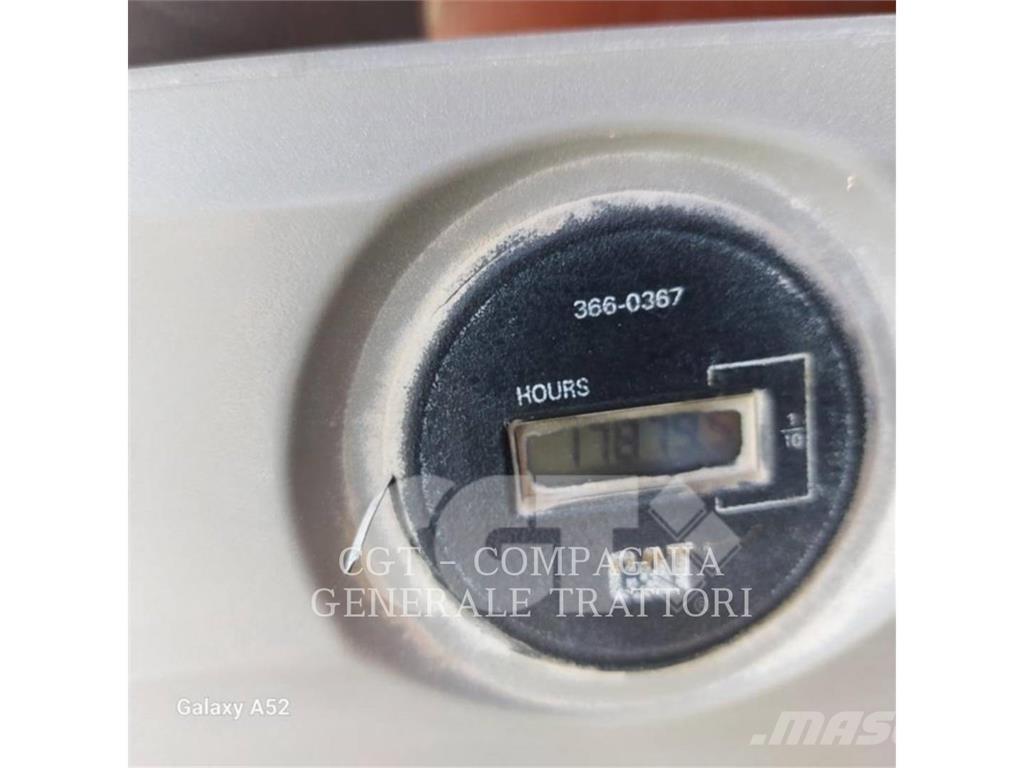 CAT 374F Roomikekskavaatorid