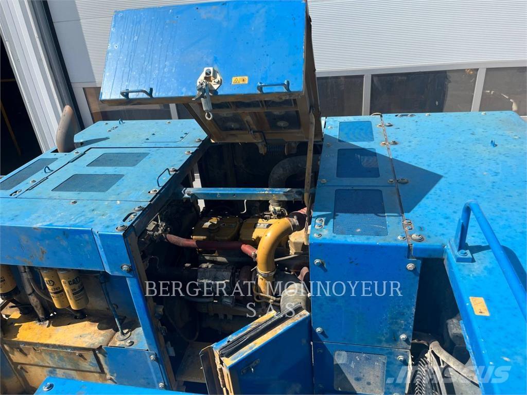 CAT 390F Roomikekskavaatorid