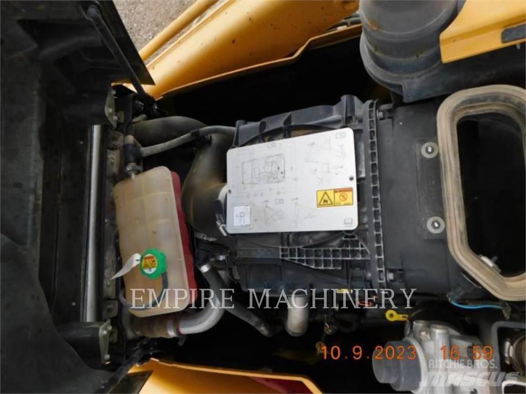 CAT 415F2 4EOP Ekskavaatorlaadurid