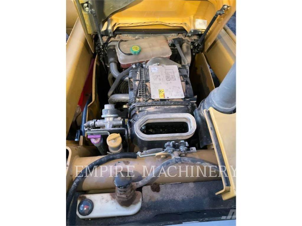 CAT 415F2 IL Rataslaadurid