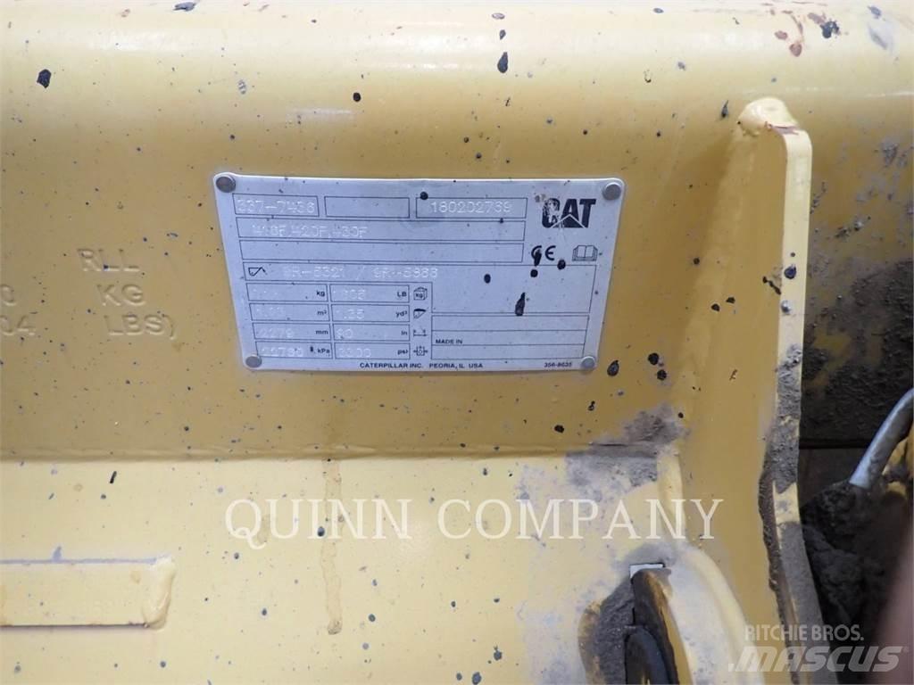 CAT 415F2 IL Ekskavaatorlaadurid