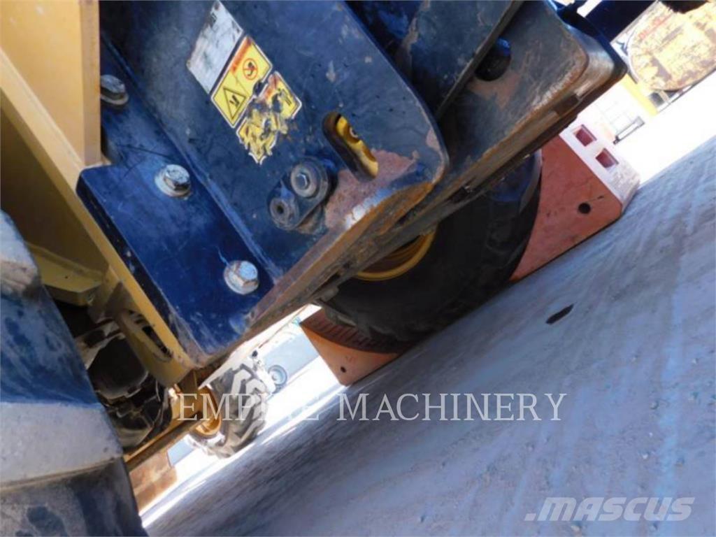 CAT 415F2 IL Rataslaadurid