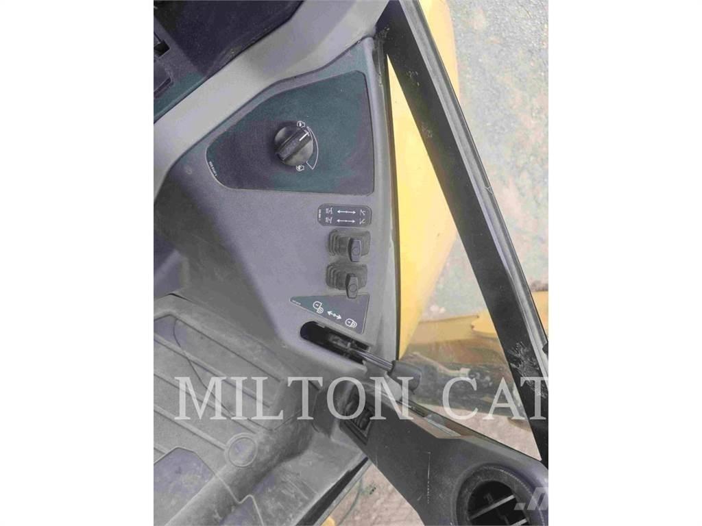CAT 420 XE Ekskavaatorlaadurid