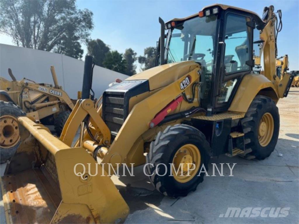 CAT 42007 Ekskavaatorlaadurid