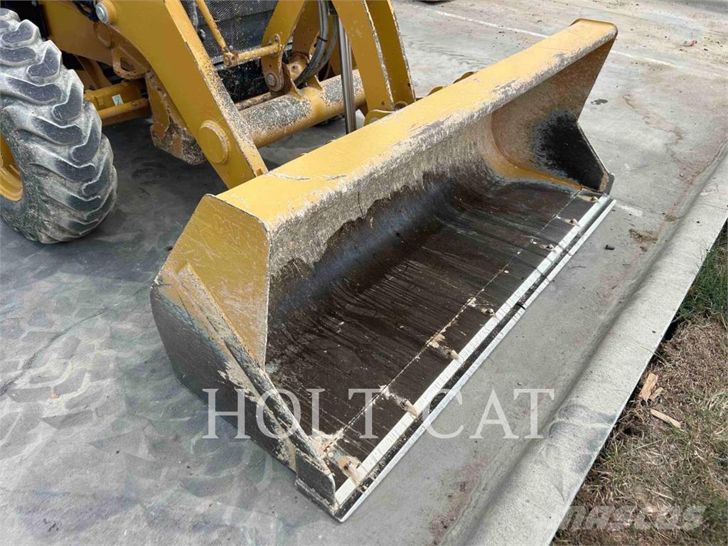 CAT 42007 Ekskavaatorlaadurid