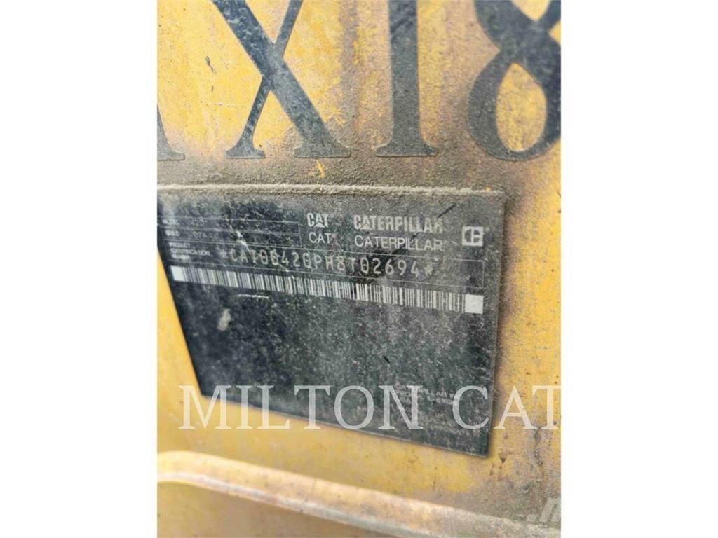 CAT 42007 Ekskavaatorlaadurid