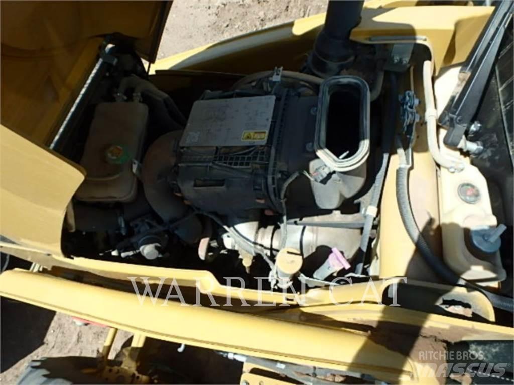 CAT 420XE AE4T Ekskavaatorlaadurid