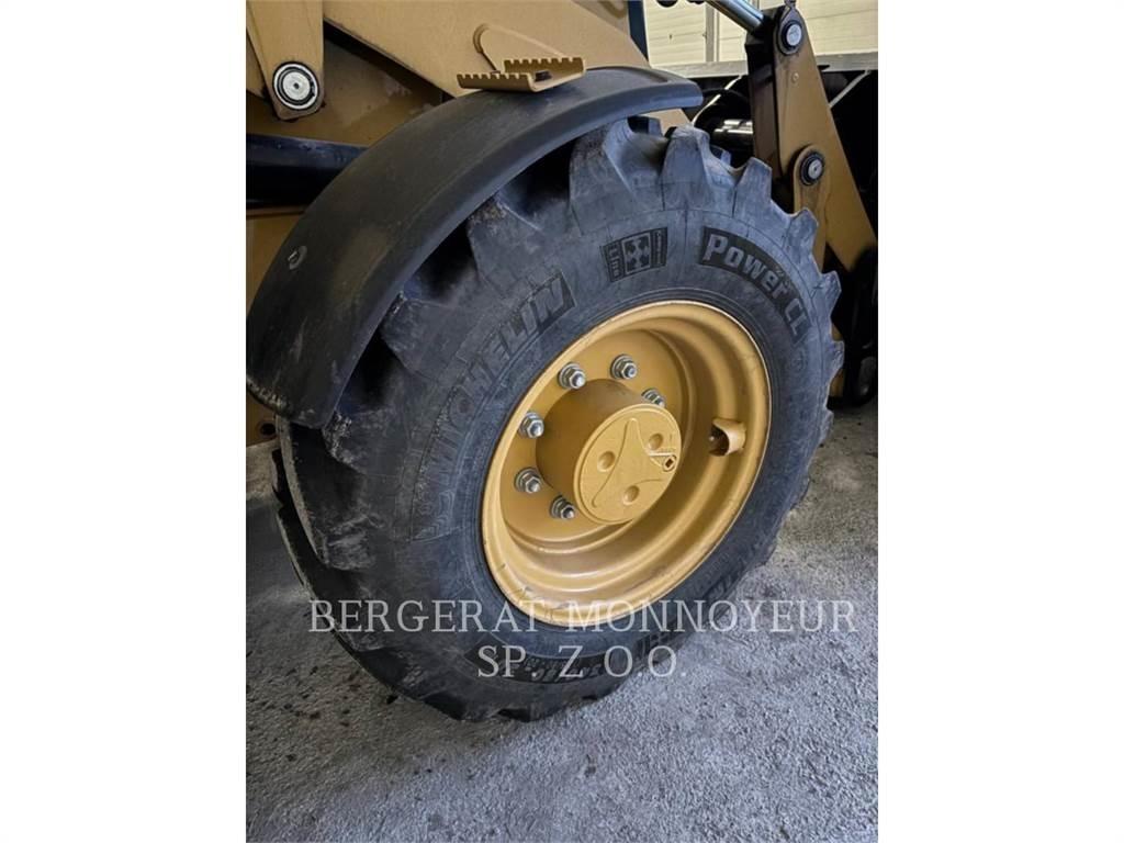 CAT 432 Ekskavaatorlaadurid