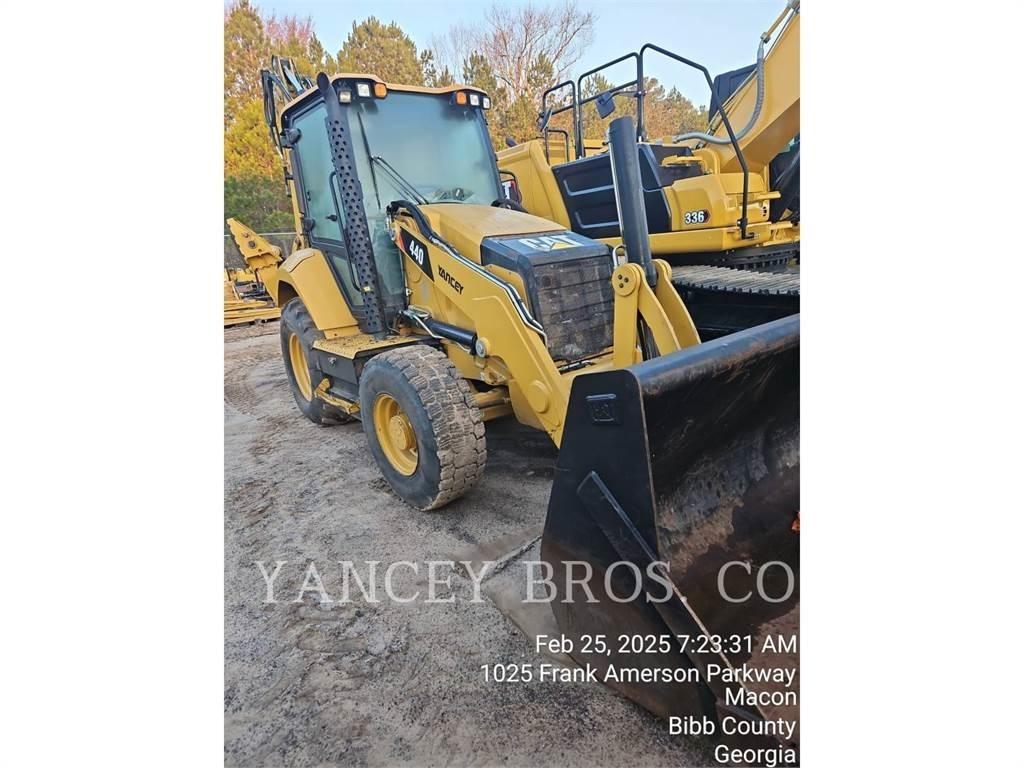 CAT 440 Ekskavaatorlaadurid