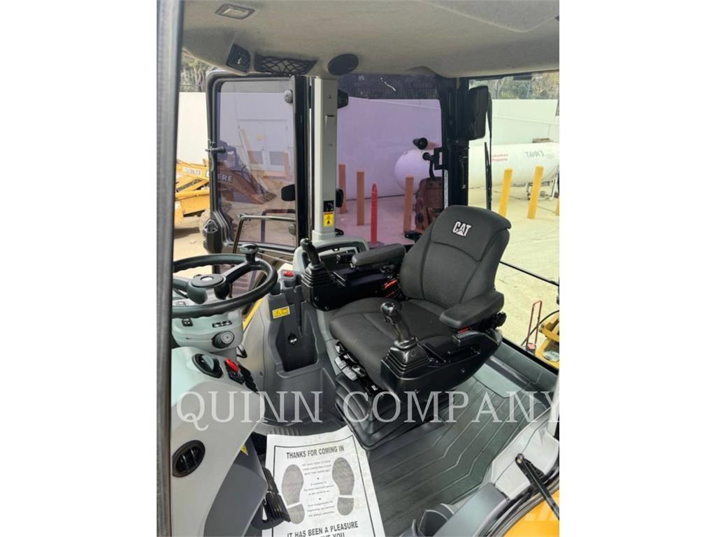 CAT 450 Ekskavaatorlaadurid