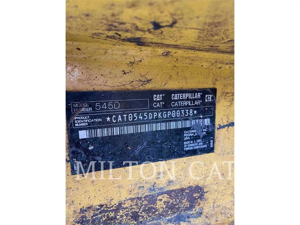 CAT 545D Väljaveotraktorid