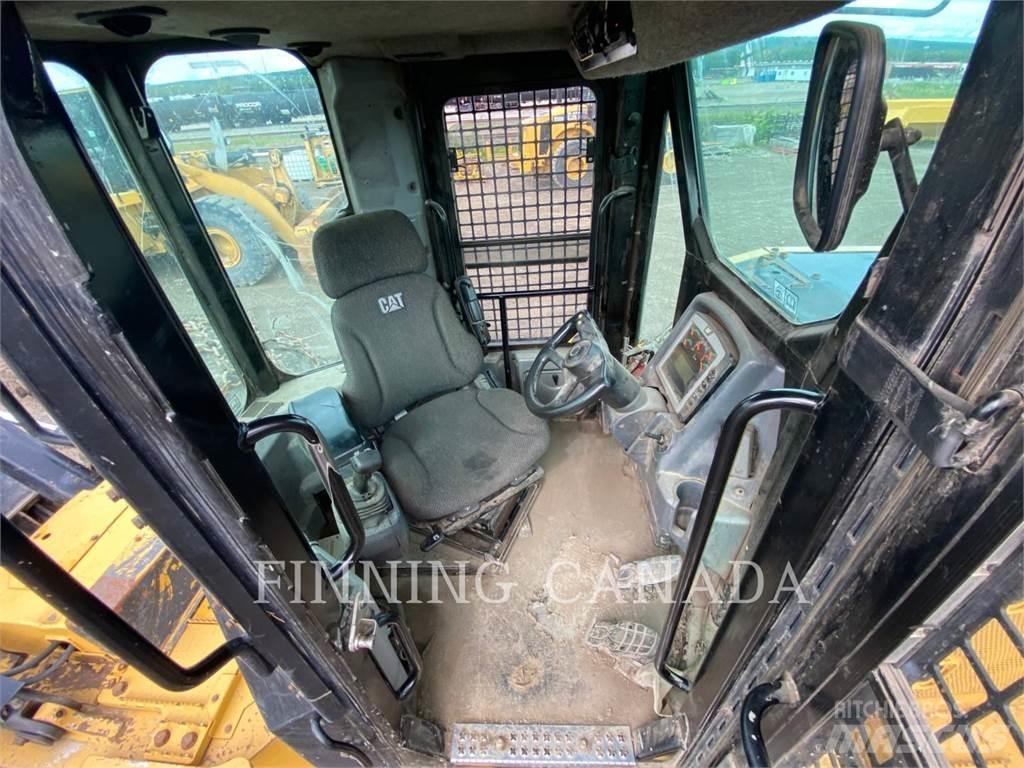 CAT 545D Väljaveotraktorid