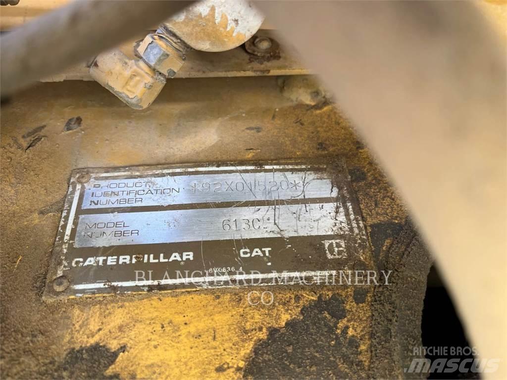 CAT 613C Kaabitsad