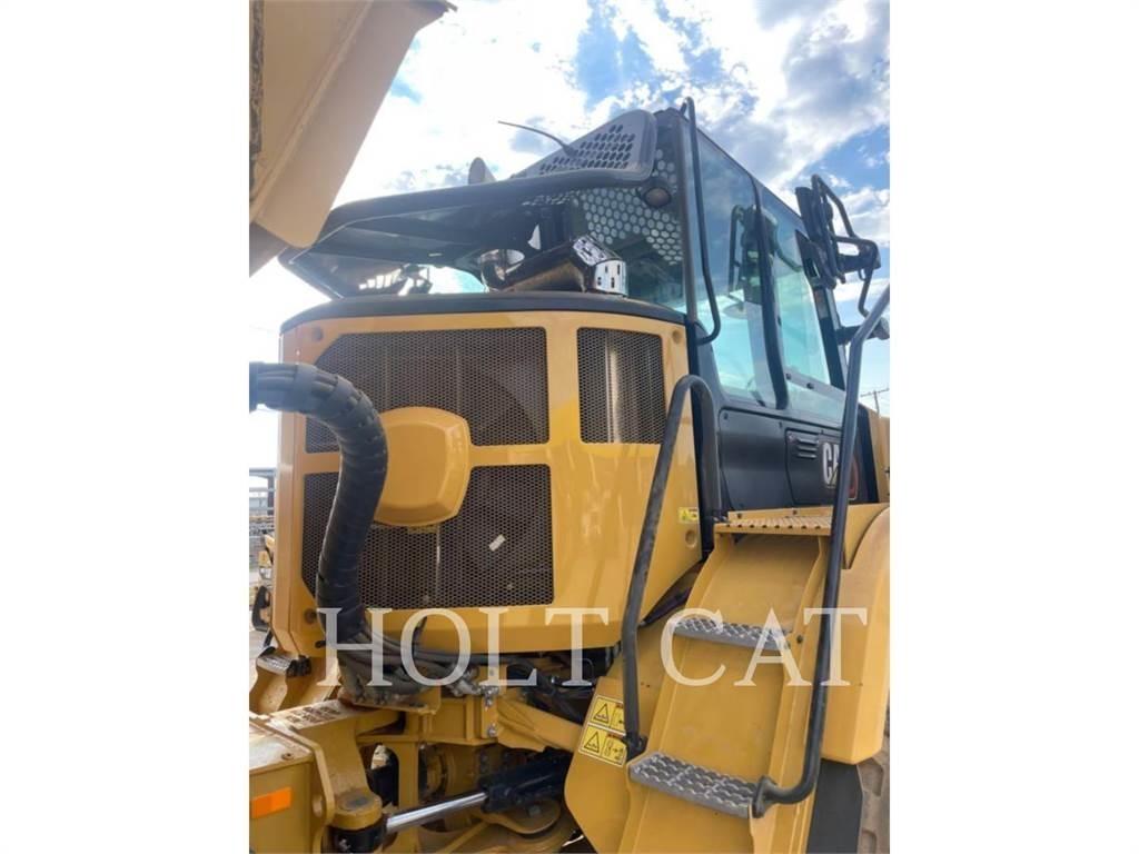 CAT 725 Liigendraamiga pinnaseveokid