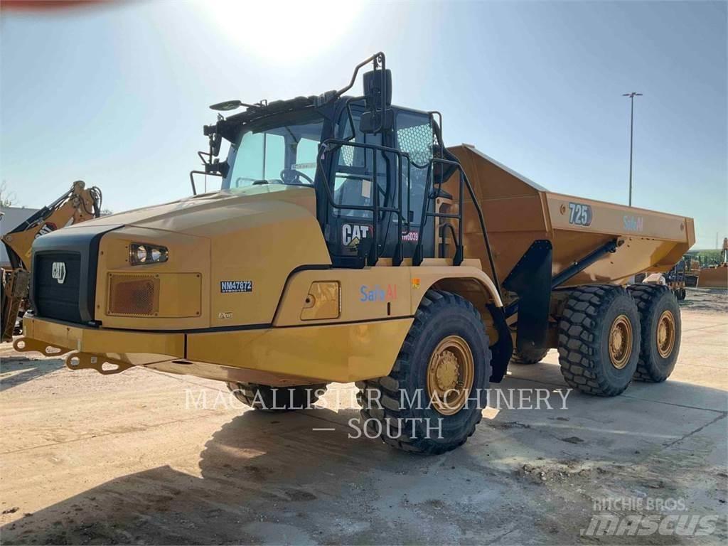 CAT 725 Liigendraamiga pinnaseveokid