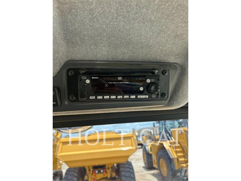 CAT 725 Liigendraamiga pinnaseveokid