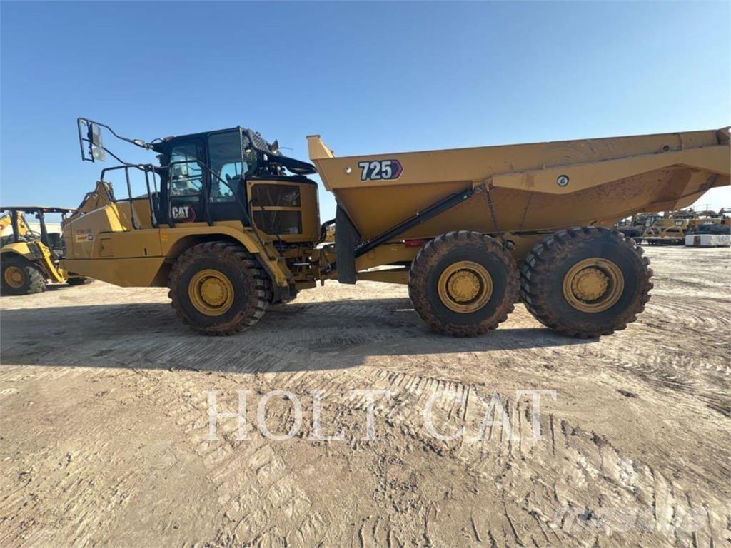 CAT 725 Liigendraamiga pinnaseveokid