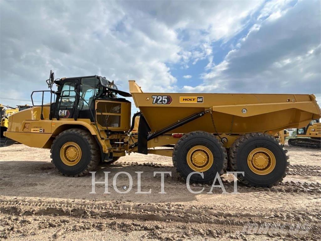 CAT 725 Liigendraamiga pinnaseveokid