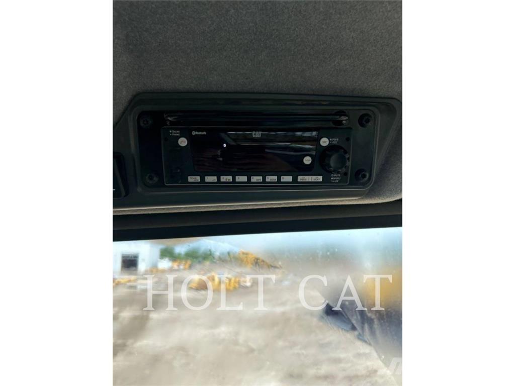 CAT 725 Liigendraamiga pinnaseveokid