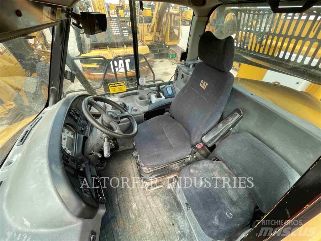 CAT 725 WT Liigendraamiga pinnaseveokid
