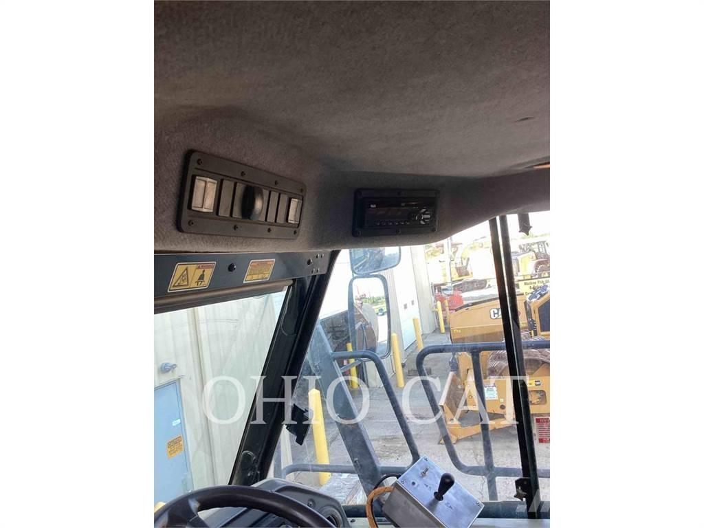 CAT 725C WT Liigendraamiga pinnaseveokid