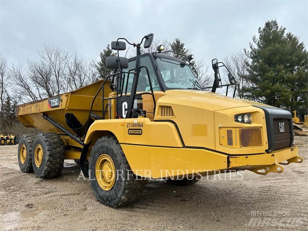 CAT 725C2 Liigendraamiga pinnaseveokid