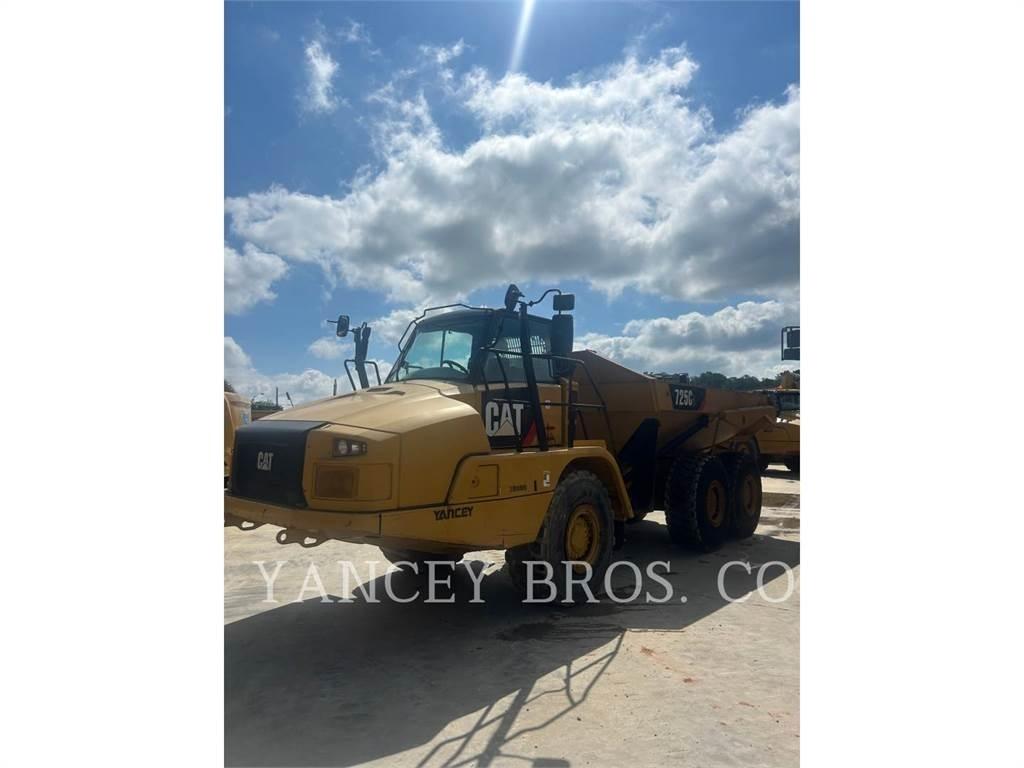 CAT 725C2 Liigendraamiga pinnaseveokid