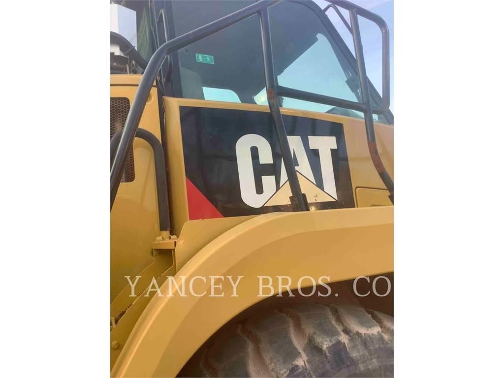 CAT 725C2 Liigendraamiga pinnaseveokid