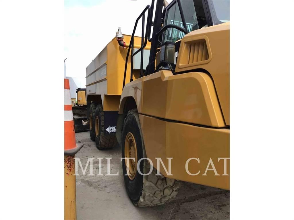 CAT 725C2 Liigendraamiga pinnaseveokid