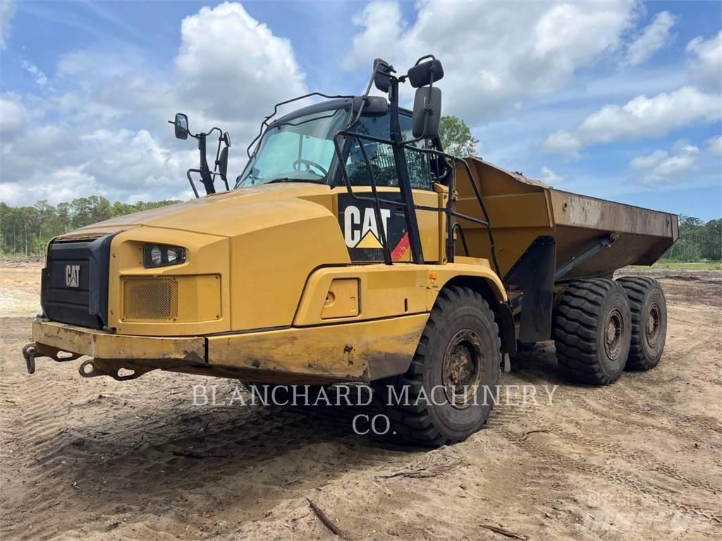 CAT 725C2 Liigendraamiga pinnaseveokid