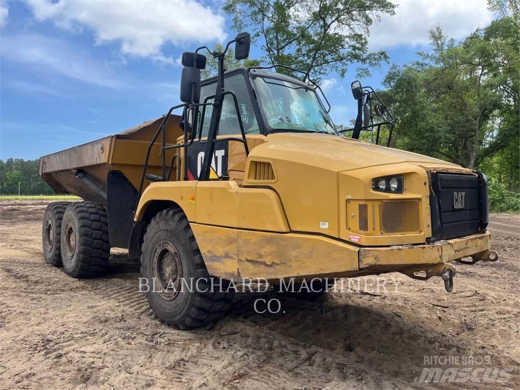CAT 725C2 Liigendraamiga pinnaseveokid