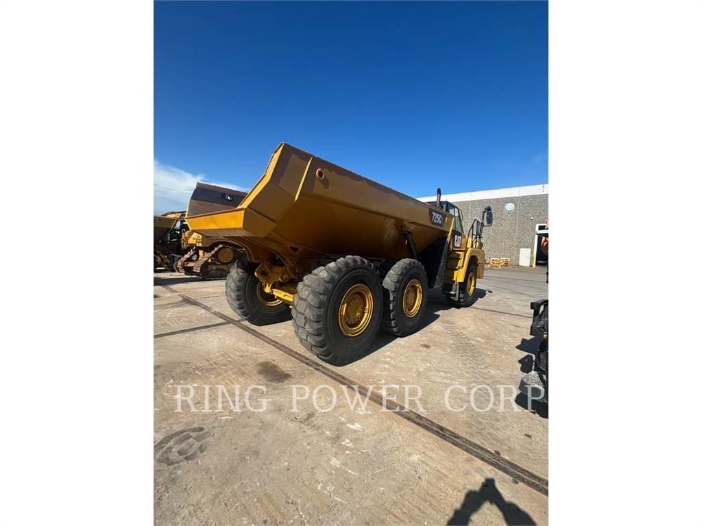 CAT 725C2TG Liigendraamiga pinnaseveokid