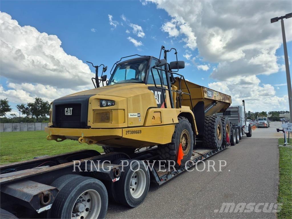 CAT 725C2TG Liigendraamiga pinnaseveokid
