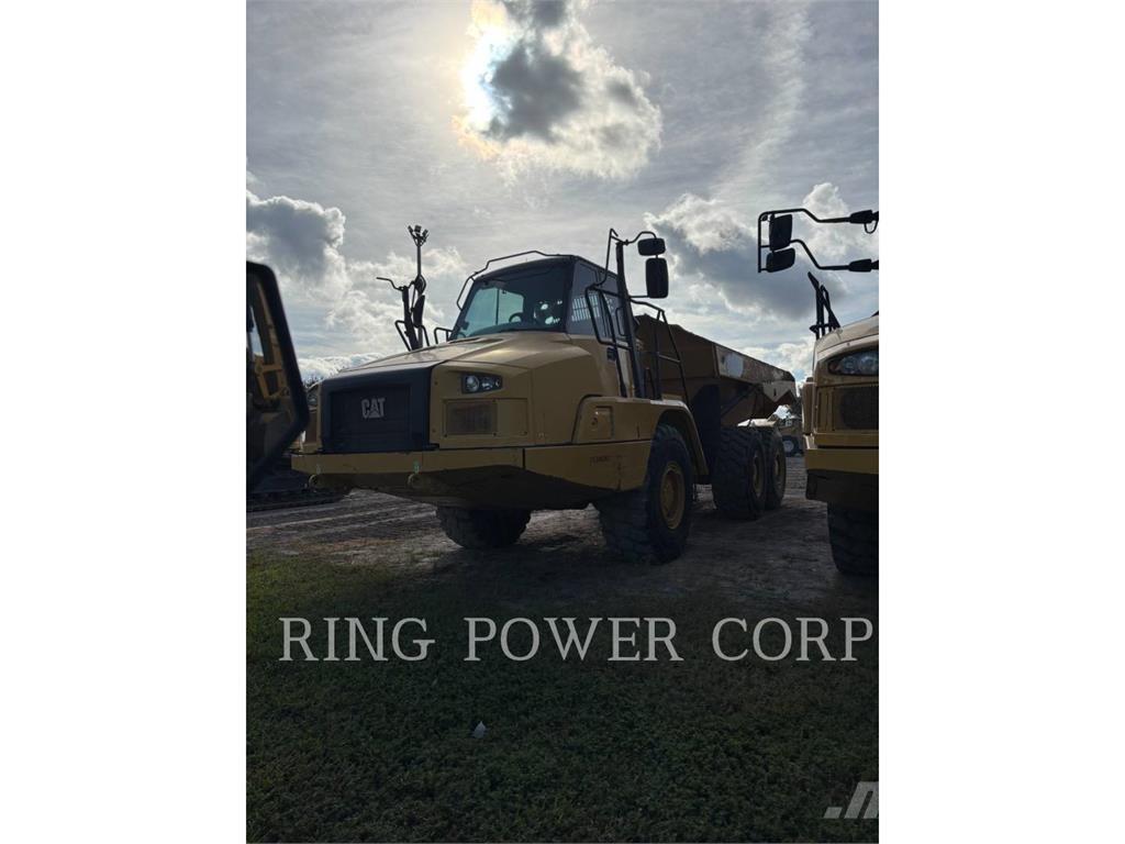 CAT 725C2TG Liigendraamiga pinnaseveokid