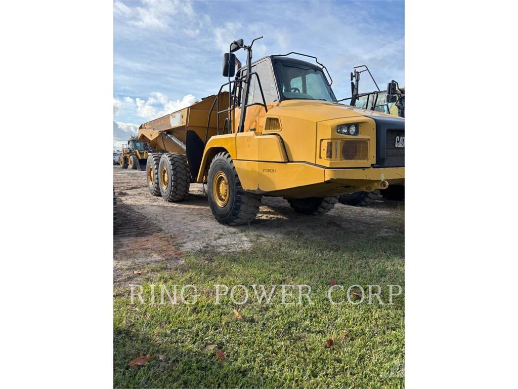 CAT 725C2TG Liigendraamiga pinnaseveokid