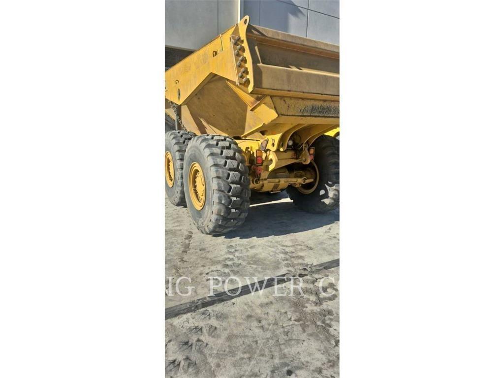 CAT 725TG Liigendraamiga pinnaseveokid