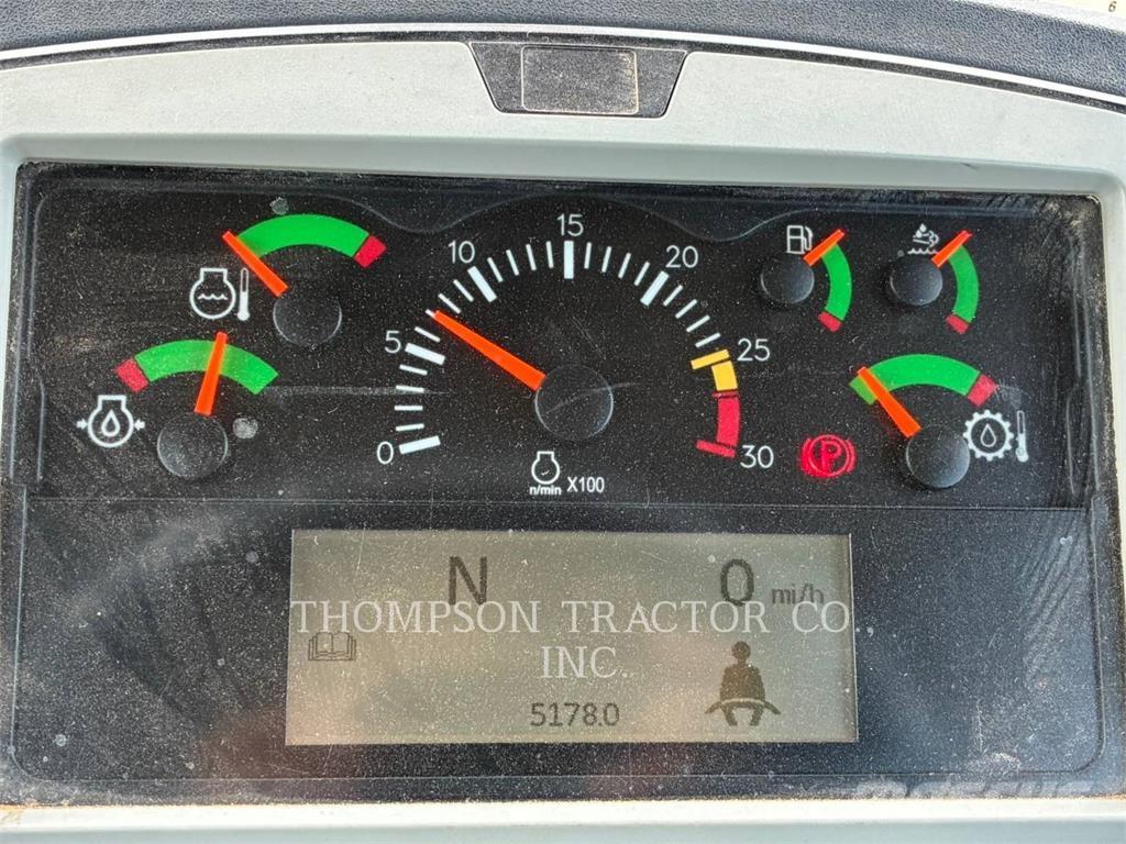 CAT 725WW Liigendraamiga pinnaseveokid