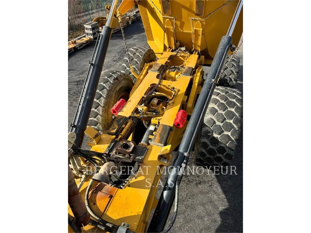 CAT 730 Liigendraamiga pinnaseveokid