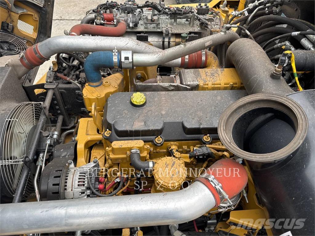 CAT 730 Liigendraamiga pinnaseveokid