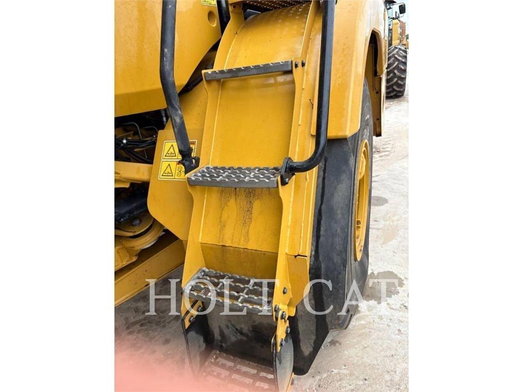 CAT 730 Liigendraamiga pinnaseveokid