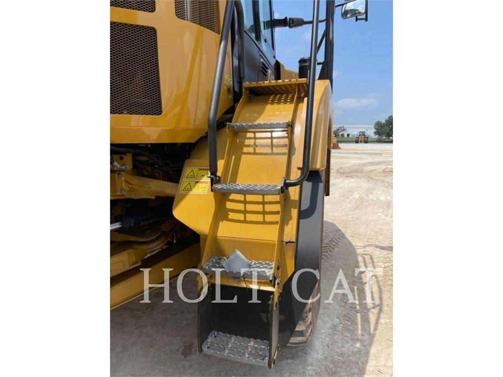 CAT 730 Liigendraamiga pinnaseveokid