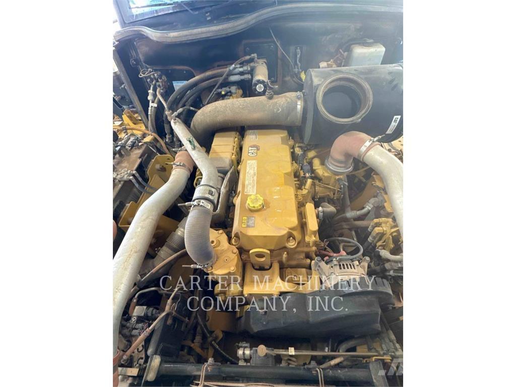 CAT 730 Liigendraamiga pinnaseveokid