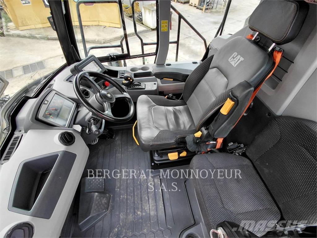 CAT 730 Liigendraamiga pinnaseveokid