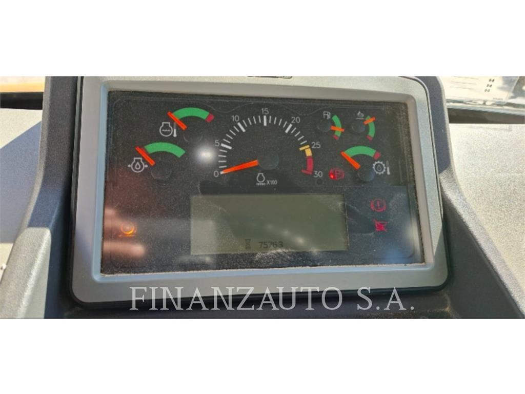 CAT 730 Liigendraamiga pinnaseveokid